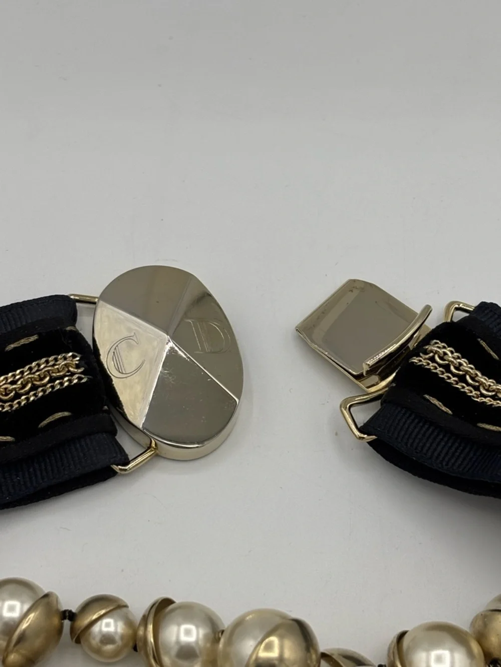 Christian Dior
Mise en Dior six strand pearl necklace - Picture 4 of 6